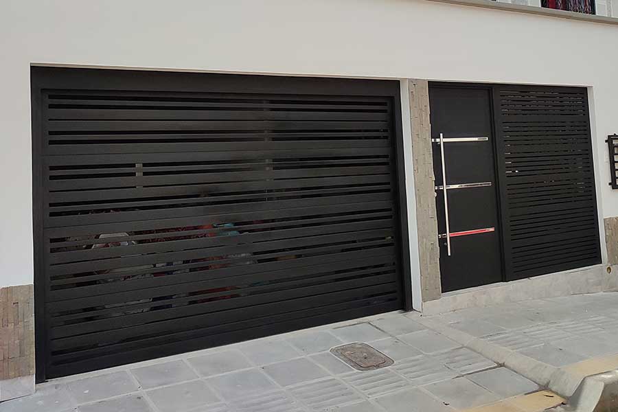puerta de hierro para garaje bucaramanga, medellin, cali, valledupar, cucutam, bogota